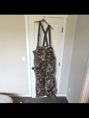 Cabelas Instinct Camo Fleece Bib Overalls with Adjustable Suspenders